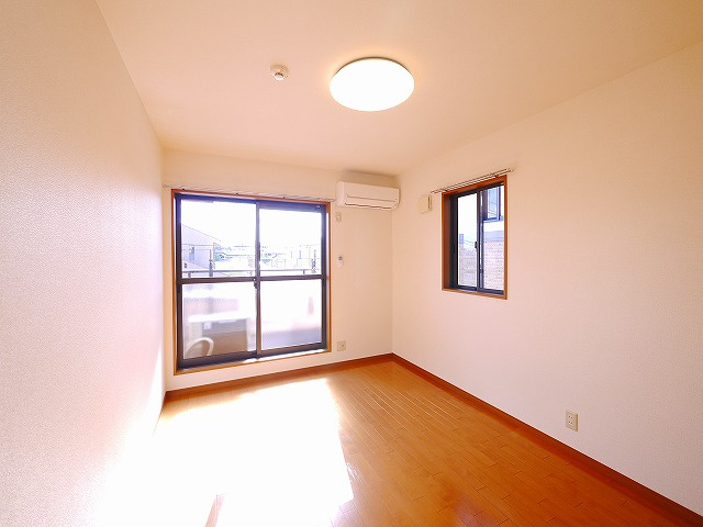 リビングタウン学園北　Ｃ棟の寝室|ゆとりの広さです