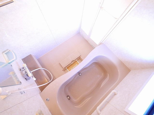 リビングタウン学園北　Ｃ棟の浴室|きれいなお風呂です
