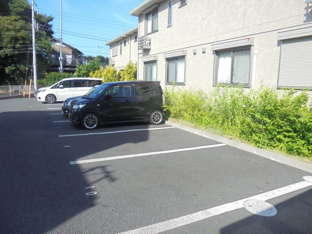 グランシャリオの駐車場