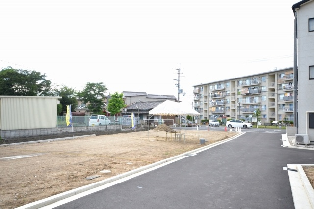 クロワールタウン加守町　自由設計　新築一戸建て　岸和田市加守町の前面道路含む現地写真