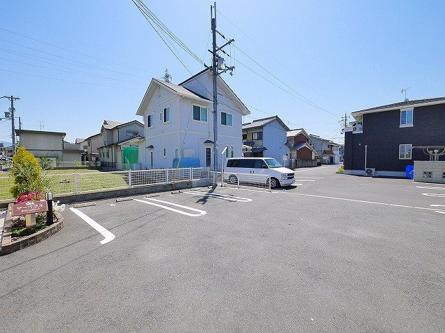 マーベラスの駐車場|駐車スペースもあります