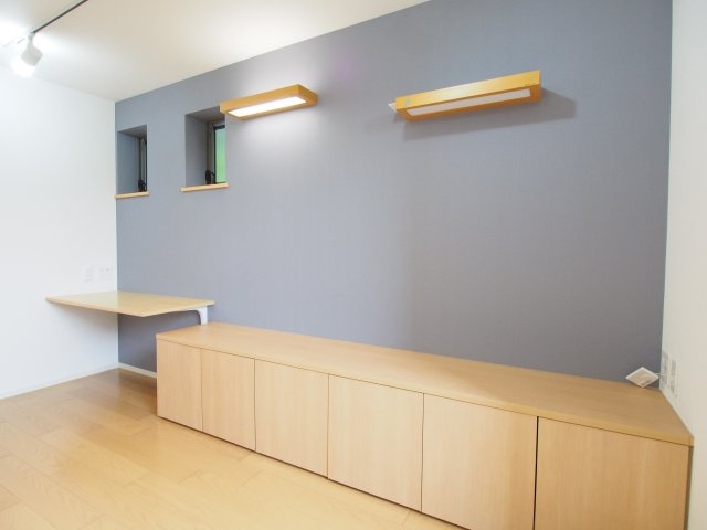 【内装】 | コート徳川山 | 備え付けの収納やデスクも気の利いた内装で嬉しいですね。