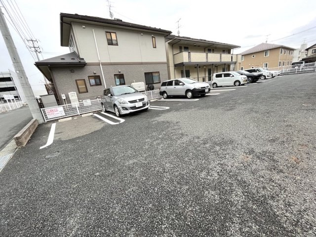 ヴァルトの駐車場