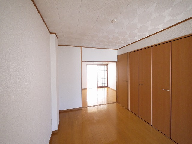 グランコートⅡ番館の居間・リビング