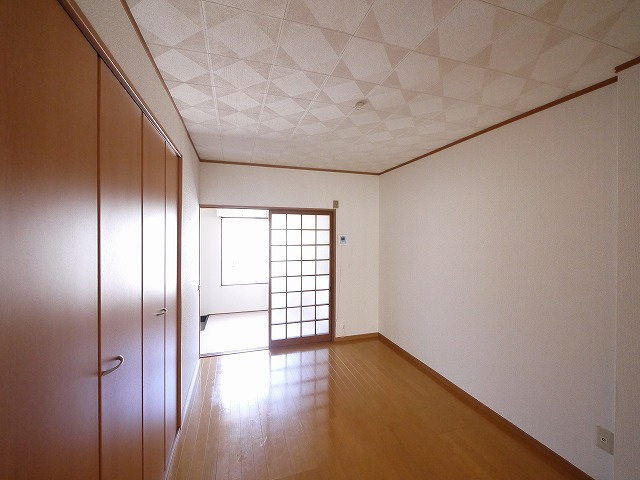 グランコートⅡ番館の居間・リビング