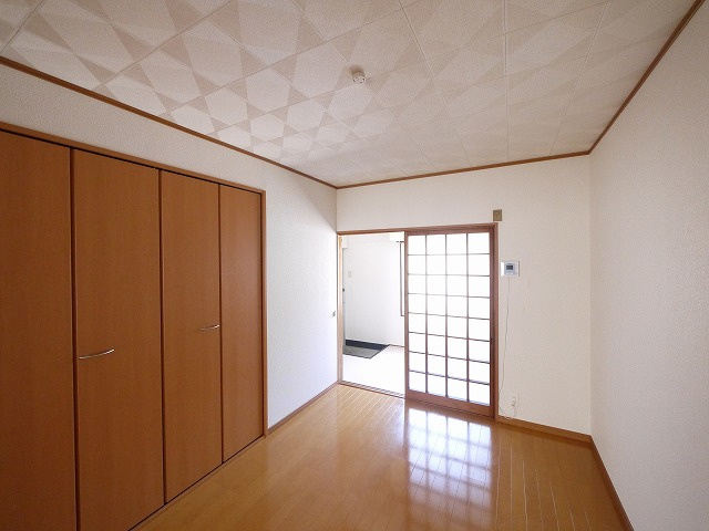 グランコートⅡ番館の居間・リビング