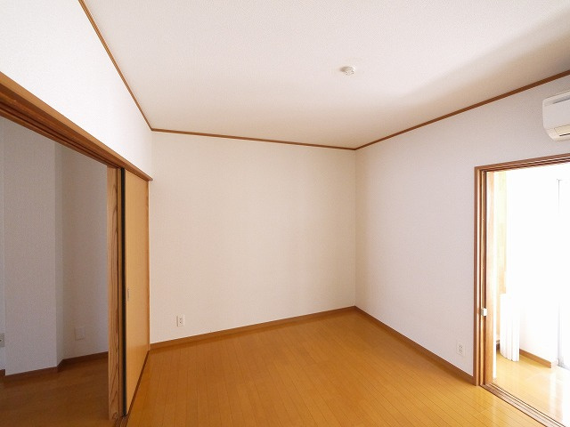 グランコートⅡ番館の洋室