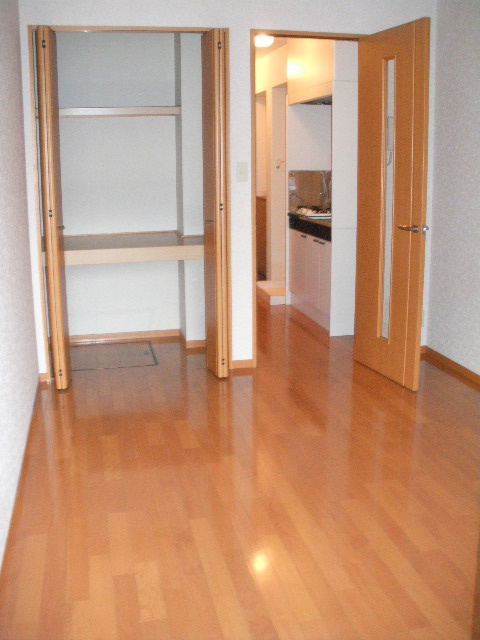 ジュネスIの洋室|日当り良好【ジュネスI】