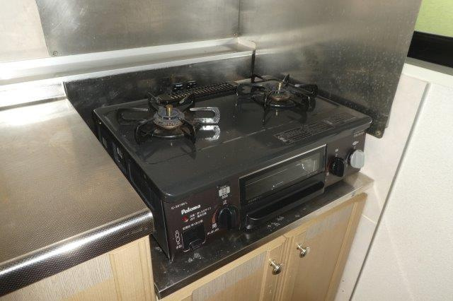 都窪郡早島町早島のアパートのキッチン|2口ガスコンロ（残置）