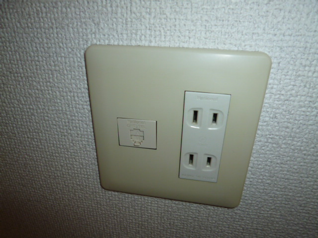 都窪郡早島町早島のアパートの設備|電話モジュラー