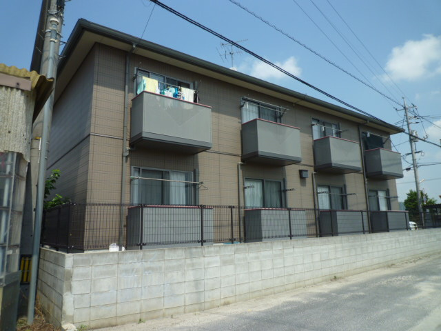 倉敷市上東のアパートの外観