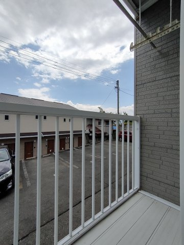 ネオ・メープル高松のバルコニー