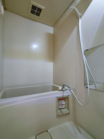 ネオ・メープル高松の浴室