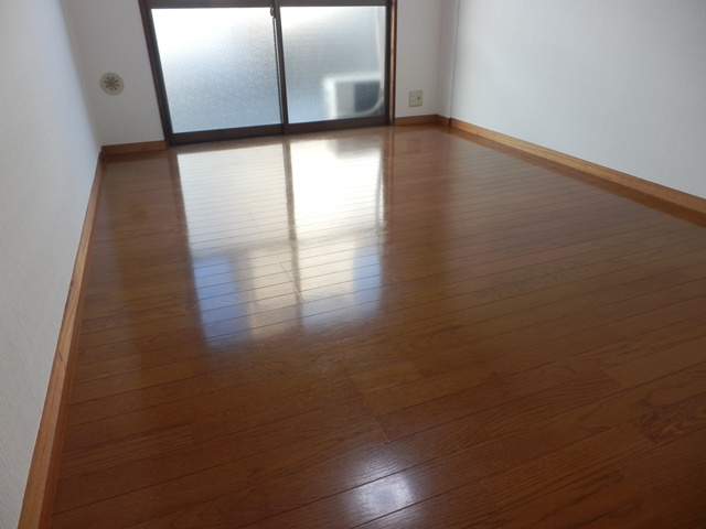 コーポ川合の洋室