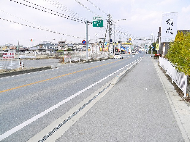三輪店舗の周辺