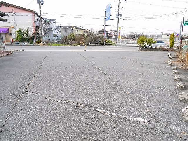 三輪店舗の駐車場