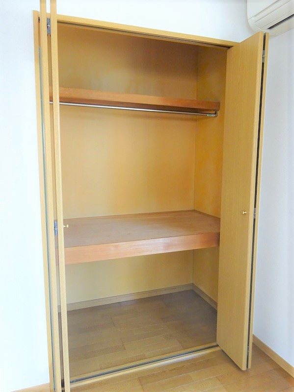 ロイヤルヒルズ大沢川原の収納