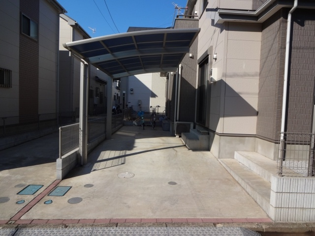 川越市的場2丁目貸家の駐車場