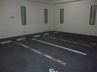 【駐車場】