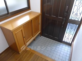 広島市安佐北区口田５丁目の一戸建ての玄関