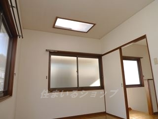 広島市安佐北区口田５丁目の一戸建ての設備|天窓あり