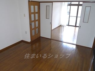 広島市安佐北区口田５丁目の一戸建ての居間・リビング