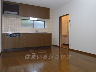 広島市安佐北区口田５丁目の一戸建ての居間・リビング|床下収納あり