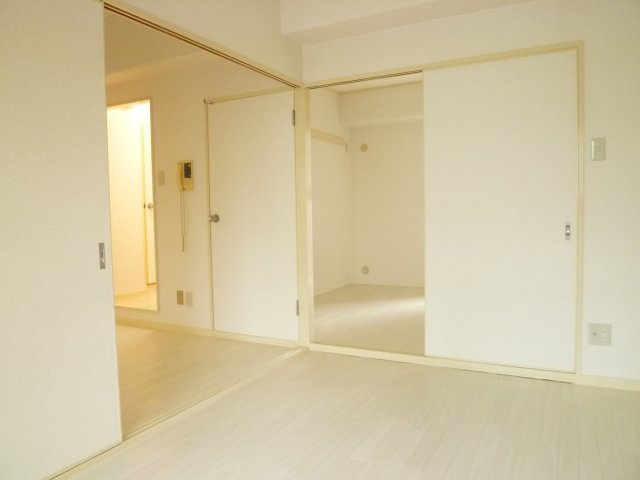 大阪市浪速区元町１丁目の賃貸マンションの居間・リビング