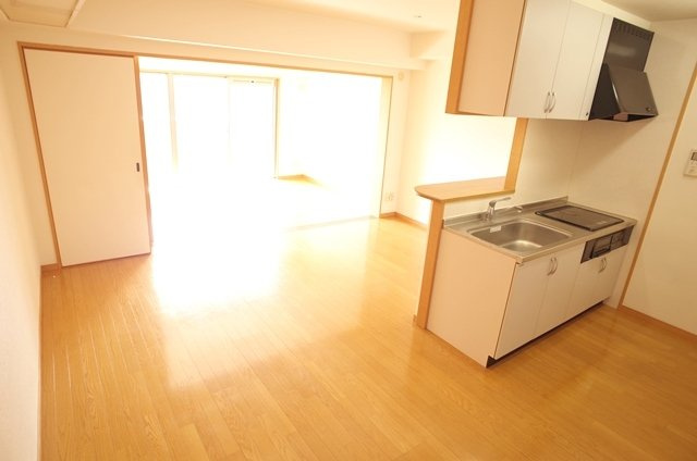 アーバス大手門の居間・リビング|アーバス大手門（1ＬＤＫ）　リビング　※反転タイプになります