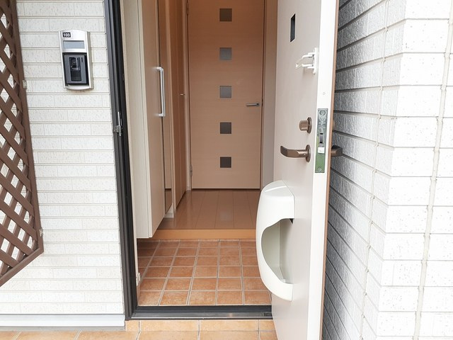 シティフォレスト米ノ城Aの玄関