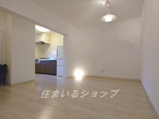 城ヶ丘マンションの居間・リビング