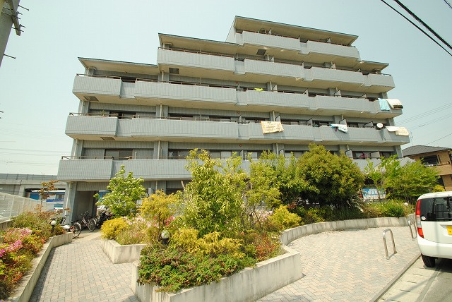 ハイラーク花畑駅前の外観