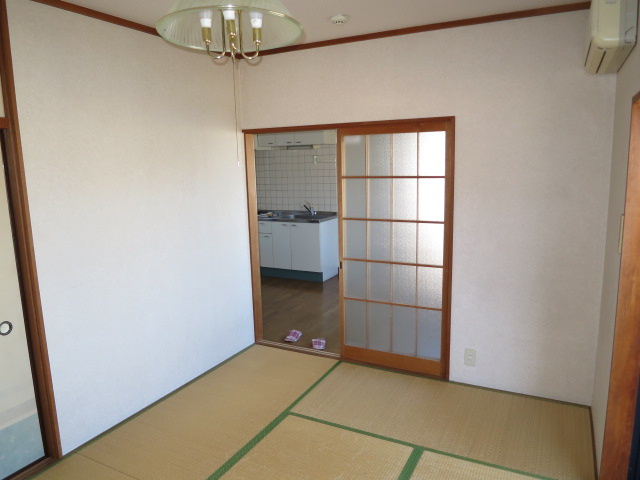 ハイツ高橋の和室