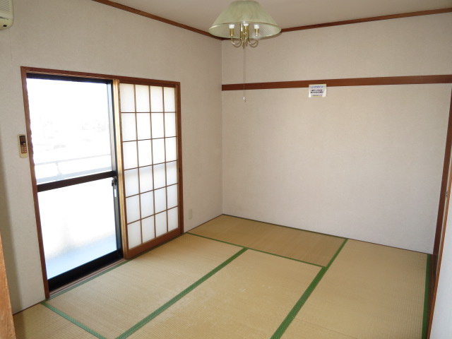 ハイツ高橋の和室