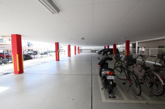 【駐車場】
