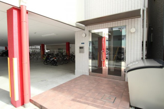 【エントランス】