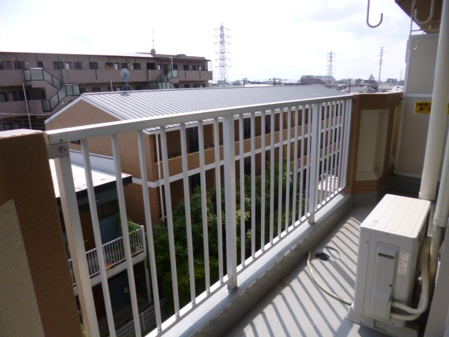 市川グリーンタウン第二ミズホのバルコニー
