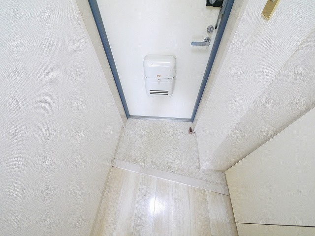 リバーヒル帝塚山の玄関