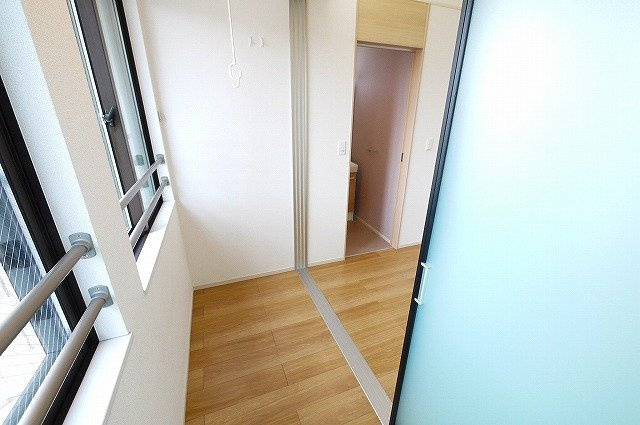 クレール（奈良市）の内装|洗濯物はもちろん、掃除機などの家電も置けますよ。