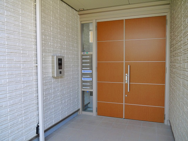シャーメゾン奈良町のエントランス|ゆとりのあるエントランスです