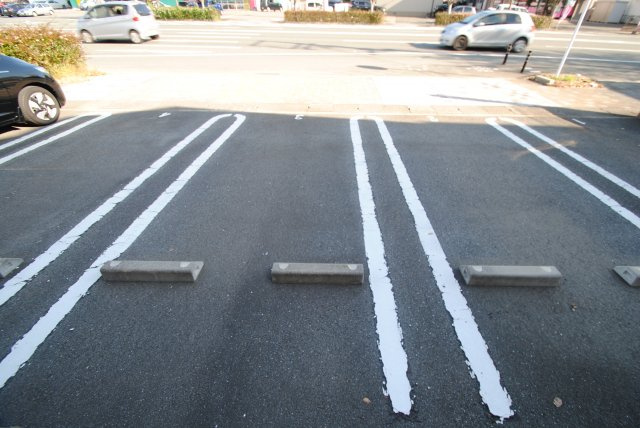 フェリーチェ小森野の駐車場