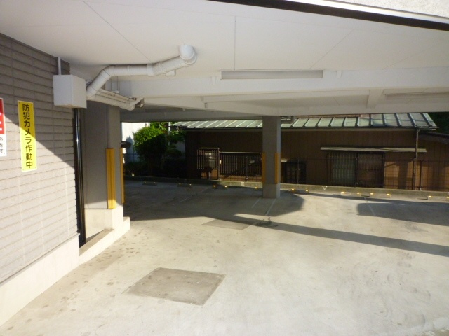 パシアンKATORIⅢの駐車場