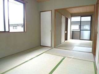 広島市安佐北区落合５丁目のアパートの収納