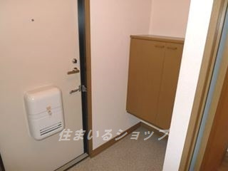 広島市安佐北区落合５丁目のアパートの玄関