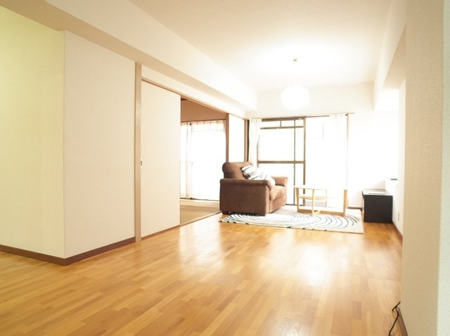 リバーサイド西新の居間・リビング| リバーサイド西新（2ＬＤＫ）　リビング