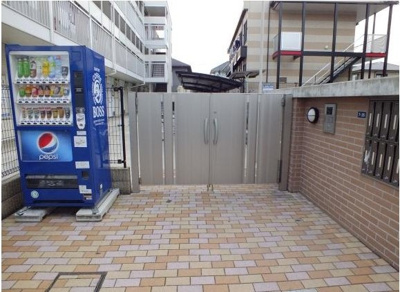 【庭】 | ヴィクトワール | オートロックゲート付き