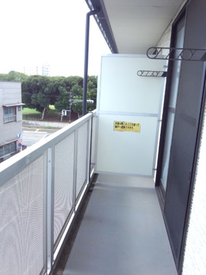 【バルコニー】 | 千葉 | 広めのバルコニーでリラックスできます。