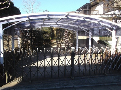 【駐車場】 | 丹木町貸家 | 屋根付き駐車場2