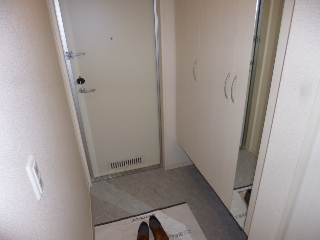 テラス東菅野の玄関