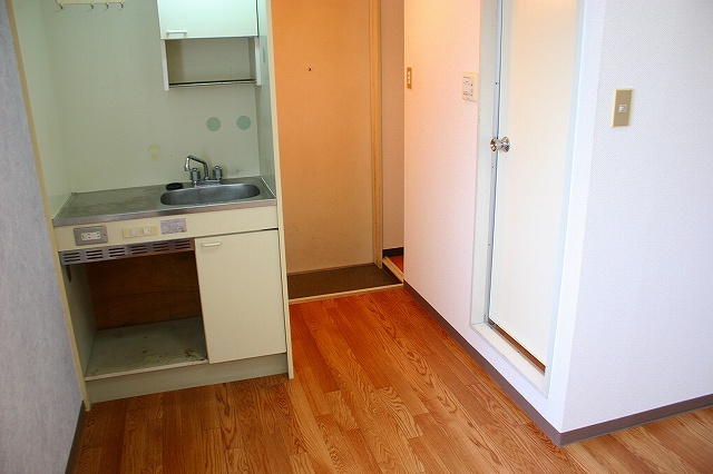 マイモアの寝室|コンパクトなキッチンで掃除もラクラク